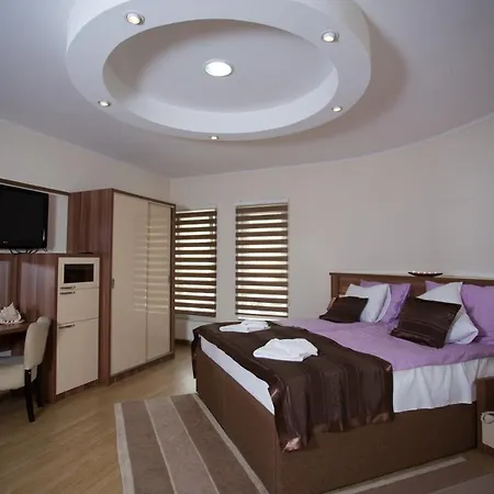 モーテル Trend 4*