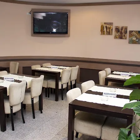 モーテル Trend Ilidža